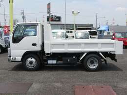 大きな岩や大きな積荷を引っ掛かることがなくスムーズに下ろすことができる便利な1台☆