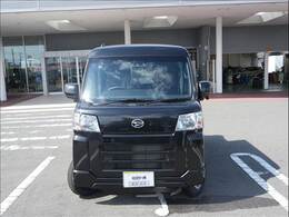 広い展示場には目移りしちゃうくらい軽・届出済未使用車が展示されてます