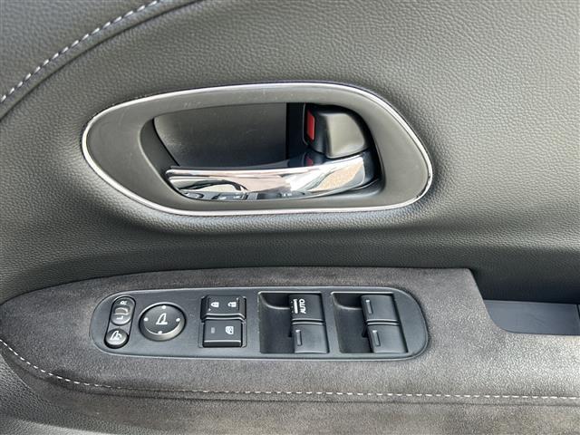 こちら窓のスイッチ類の写真になります。結構汚れる箇所ですが、各部しっかり清掃させていただいており、当店自慢の車です！また、動作等もしっかり確認しておりますので、ご安心してご購入 できます！