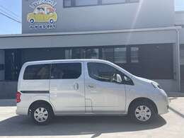 支払総額表示の場合は、『店頭納車に関わる際の全ての費用』です。県外（市外・遠い地域の方）のお客様には、県外登録費用、陸送費など別途費用がかかりますのでお気軽にお問い合わせ下さい。