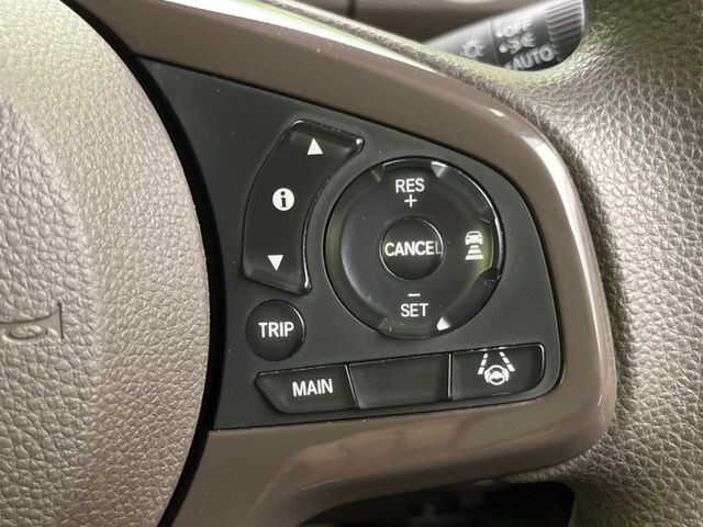 【インテリジェントクルーズコントロール】高速道路での長距離走行が楽に！自動で速度を保つクルーズコントロールが、衝突軽減システムと連携し、前方の車両を感知して車間を保つように速度調節してくれます！！