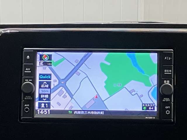 日産純正メモリーナビ（MJ120D-W）です。クリアな画質を楽しんでいただけるフルセグ地デジTVなど、書ききれないほどの機能が満載です。