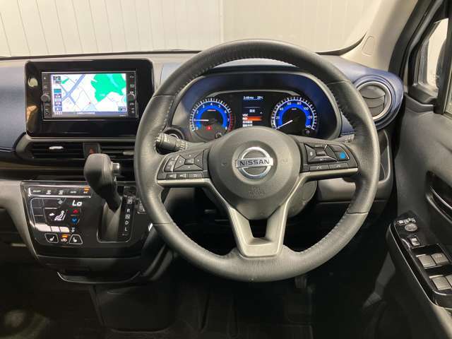ステアリングスイッチ付きなので操作・運転がしやすいハンドルです★