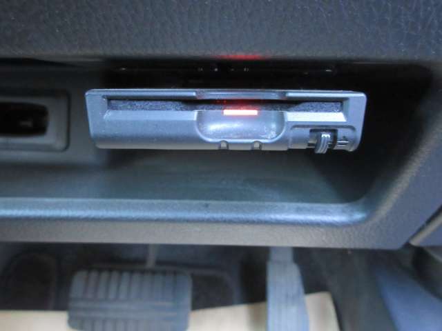 〔ETC〕高速道路必須アイテムのETC装着済みです。最近はスマートインターチェンジも増えてきたのでETC必須ですね！