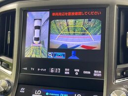 【パノラミックビューモニター】専用のカメラにより、上から見下ろしたような視点で360度クルマの周囲を確認することができます☆死角部分も確認しやすく、狭い場所での切り返しや駐車もスムーズに行えます。