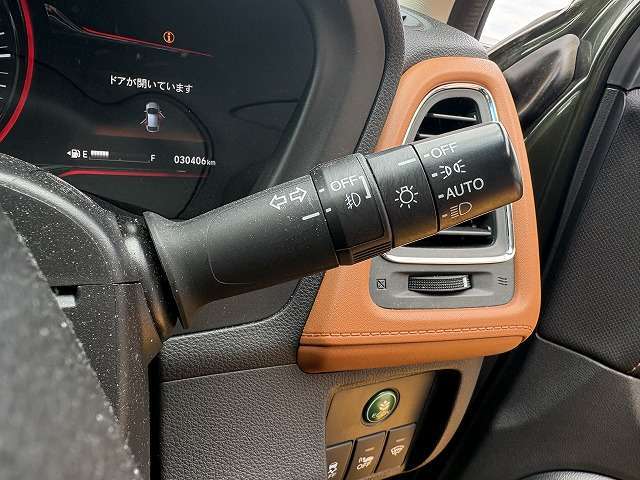 ★販売は勿論の事・買取・板金・車検・日常のメンテナンスから修理や保険、例えば事故を起こした後の対応等まで幅広くご相談に応じます！お気軽にスタッフまで★