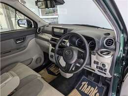 見通しのよいすっきりとした視界で、誰でも運転しやすいです。運転のしやすさは疲れにくさにも繋がりますよ♪