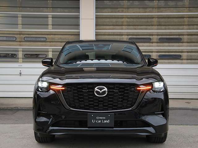 都市をスマートに駆け抜ける、ジェットブラックのCX-60。上質な内装と力強いストレート6ディーゼルが、あなたの日常を特別に演出。洗練されたシティライフを送るあなたへ。