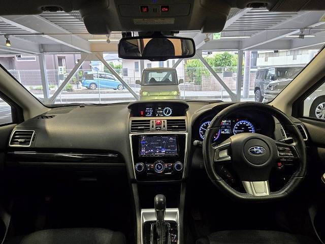アイポイントが高く見晴らしの良い運転席です！