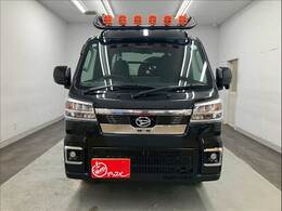 初の車を購入されるお客様が多いのも、このお店の特徴です。だからこそ、安心して乗って頂ける様に保証やロードサービスも充実させています。