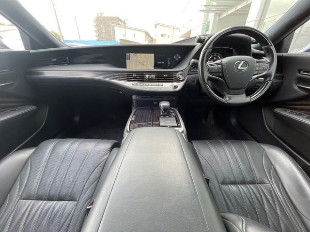 グループ総在庫数約30，000台！！全国の系列店からメーカー・車種問わずご紹介出来るので、あなたにピッタリのお車が見つかるはずです♪まずはお問い合わせ下さい☆