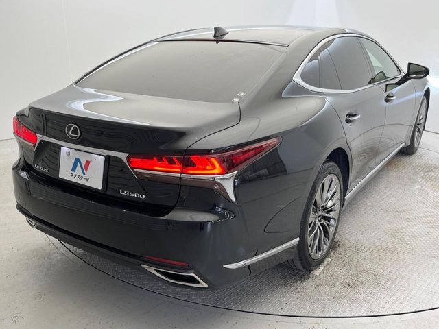 ☆全国のネクステージからお取り寄せが可能※！遠方の店舗に展示してあるクルマが気になる場合も、最寄りの店舗でご覧いただくことが可能です！是非私たちに要望をお聞かせください！※別途費用