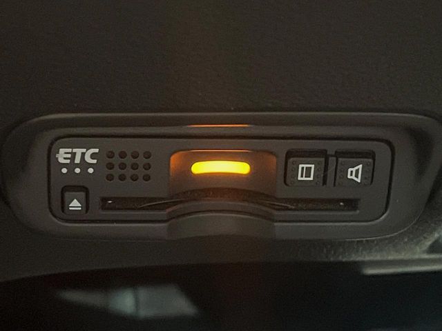 【ETC】高速道路の料金所をストレスなく通過！話題のスポットやサービスエリアに多い「スマートIC」利用時は必須のアイテムです。当店でセットアップを実施、ご納車当日からすぐにご利用いただけます！