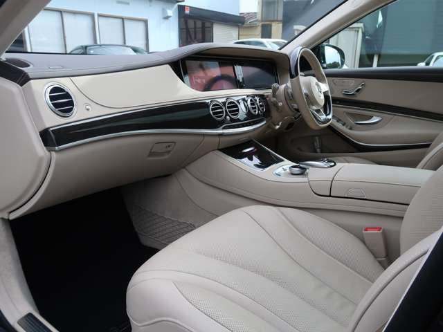 【マキアートベージュレザー】