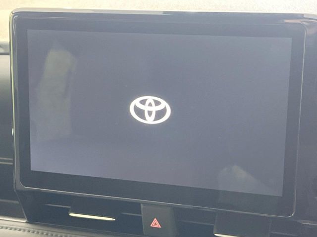【10.5インチナビ】高級感とインパクトのある大画面ナビを装備。各種オーディオ操作はもちろん、スマホ連携もできる利便性の高いナビです♪