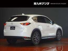 【CX-5】上質感と精悍さを兼ね備え、ワイド感を強調した意匠。オールラウンドな機能美と品格、洗練されたデザイン。