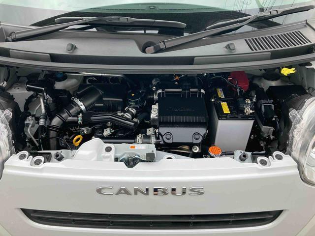 エンジンルームも隅々までクリーニングしています！