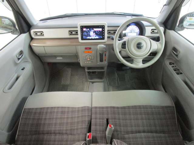 ☆嬉しい禁煙車です♪　車内に嫌な臭いや酷い汚れ、キズなども御座いません。キレイに乗られてきたお車です♪