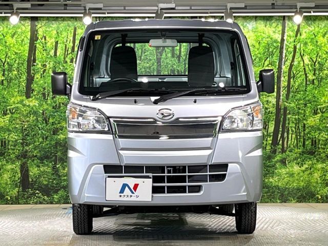 弊社では、全車『修復歴なし』のお車のみ取り扱っております。専任バイヤーによる厳選した仕入れの後、入庫後の車両チェックを行い、ネクステージが認定した高品質な中古車をご提供しております。