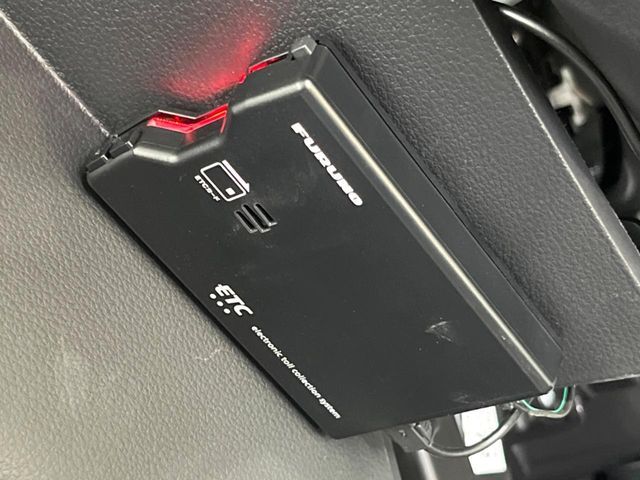 【ETC】高速道路の料金所をストレスなく通過！話題のスポットやサービスエリアに多い「スマートIC」利用時は必須のアイテムです。当店でセットアップを実施、ご納車当日からすぐにご利用いただけます！