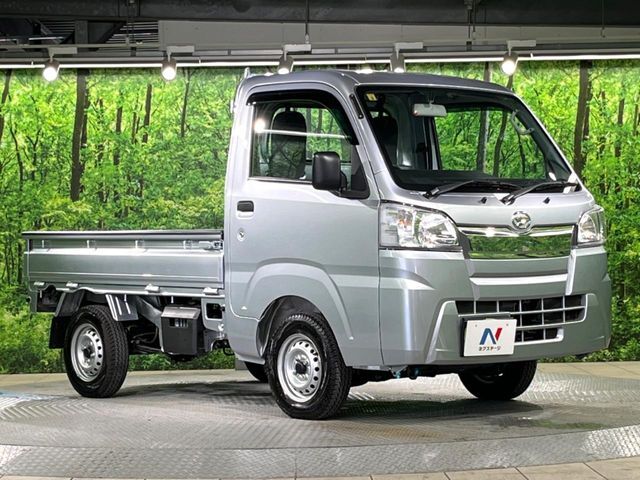 大好評のボディコーティング「弾スプラッシュコート」もご納車までに施工可能。通常のガラスコートと異なる、耐久年数6年の無機質ガラスコーティングが、ボディをキレイな状態に保ってくれます。