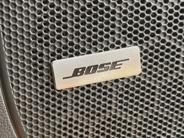 ●BOSEサラウンドシステム：モデル毎に最適な調整が施された、人気のサウンドシステムです。通常のスピーカーと比較しても音の広がりが感じられます。是非ご来店の上ご体感ください。