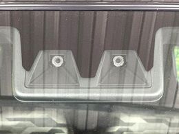 【スマートアシスト】走行中に前方の車両等を認識し、衝突しそうな時は警報とブレーキで衝突回避と被害軽減をアシスト。より安全にドライブをお楽しみいただけます。