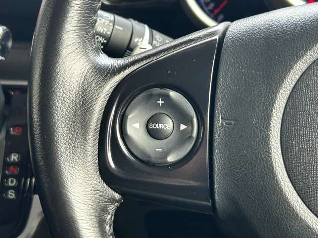 【運転席操作部】快適なドライブを楽しむための機能が装備されています！運転席から触れるので、使いやすいです！除菌プランいれていただくと、さらに清潔で安心していただけます！