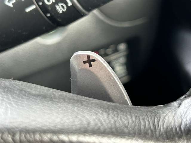 【運転席操作部】快適なドライブを楽しむための機能が装備されています！運転席から触れるので、使いやすいです！除菌プランいれていただくと、さらに清潔で安心していただけます！
