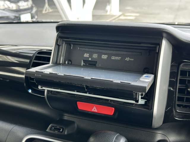 【グローブボックス】車検証ケースや、日頃使う小物類の収納に便利ですね！◆ご来店予約受付中！無料の来店予約は【来店予約をする】ボタンから！◆