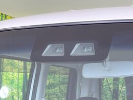 【スマートアシスト】走行中に前方の車両等を認識し、衝突しそうな時は警報とブレーキで衝突回避と被害軽減をアシスト。より安全にドライブをお楽しみいただけます。