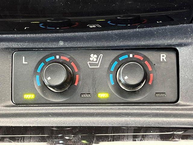 【シートベンチレーション】夏場は涼しい風でお尻や背中の熱やムレを防ぎ、冬はエアコンよりも早く温まってポカポカに！季節を問わず快適に過ごせます。