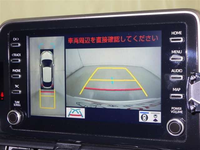 パノラミックビューモニターシステムが付いているので車の上から見た映像が確認できますよ。