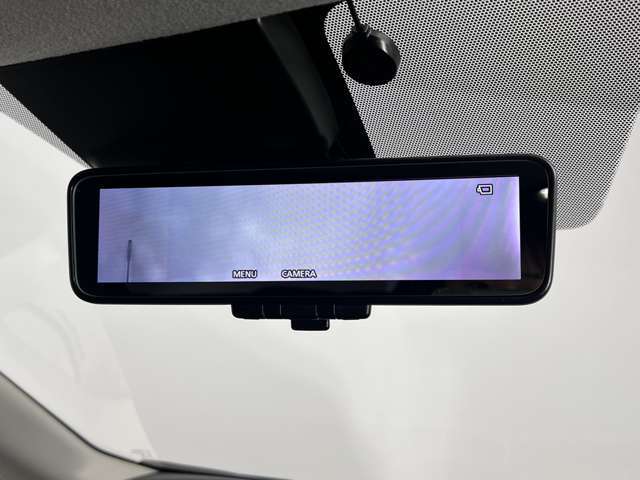 スマートルームミラーで映像で後方の視界を確認できます！ドラレコも付いてます！