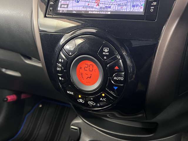 オートエアコンで快適な車内温度を演出してくれます！