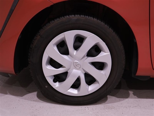 ■装着ホイール■　　スチールホイール＆車体デザインにマッチングしたホイールキャップです。