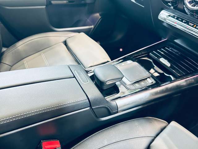 【運転席操作部】『運転席周辺の装備』の画像になります。快適なドライブを楽しむための機能が装備されています！運転席から触れるので使いやすいです！