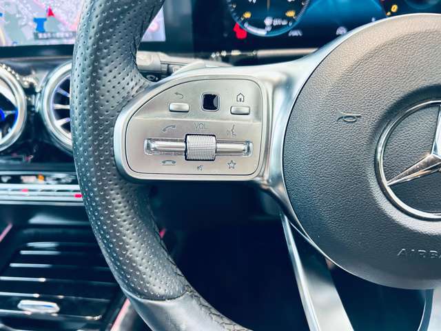 【運転席操作部】『運転席周辺の装備』の画像になります。快適なドライブを楽しむための機能が装備されています！運転席から触れるので使いやすいです！