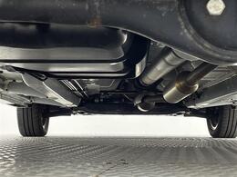 【下回り】下回りがきれいなうちに、防錆加工の施工がオススメ。降雪地域はもちろん、沿岸部にお住いの方や、趣味でマリン・ウィンタースポーツをされる方に大変好評いただいております。