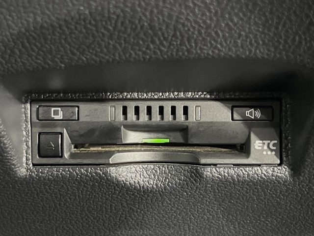 【ETC】高速道路の料金所をストレスなく通過！話題のスポットやサービスエリアに多い「スマートIC」利用時は必須のアイテムです。当店でセットアップを実施、ご納車当日からすぐにご利用いただけます！