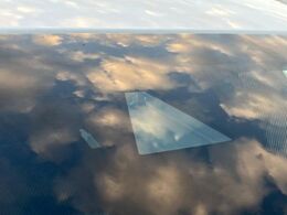 【i-ACTIVESENSE】走行中に前方の車両等を認識し、衝突しそうな時は警報とブレーキで衝突回避と被害軽減をアシスト。より安全にドライブをお楽しみいただけます。