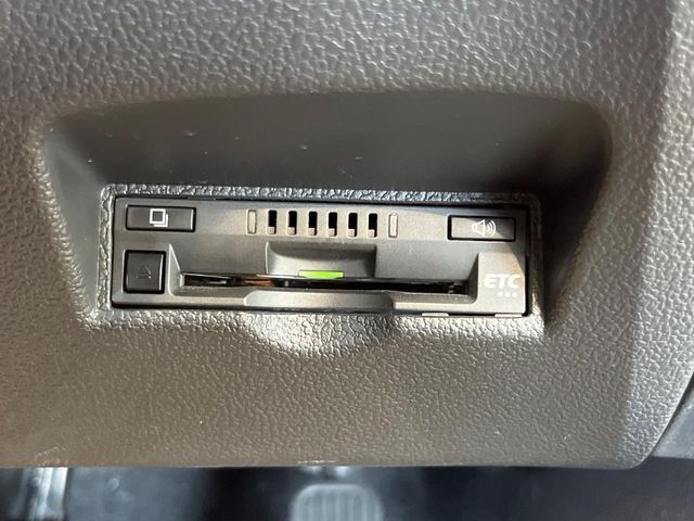 【ETC】高速道路の料金所をストレスなく通過！話題のスポットやサービスエリアに多い「スマートIC」利用時は必須のアイテムです。当店でセットアップを実施、ご納車当日からすぐにご利用いただけます！