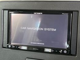 【ナビゲーション】目的地までしっかり案内してくれる使いやすいナビ。Bluetooth接続すればお持ちのスマホやMP3プレイヤーの音楽を再生可能！毎日の運転がさらに楽しくなります！！