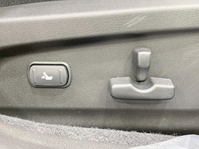 【パワーシート】スイッチ一つで簡単にシートの微調整が可能！電動だから力もいりません！快適なシートポジションにセットして、快適なドライブをお楽しみください。