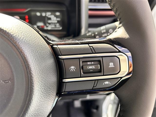 ☆高速走行時に活躍してくれる「アダプティブクルーズコントール」搭載！先行車との車間の維持もサポートしてくれます☆