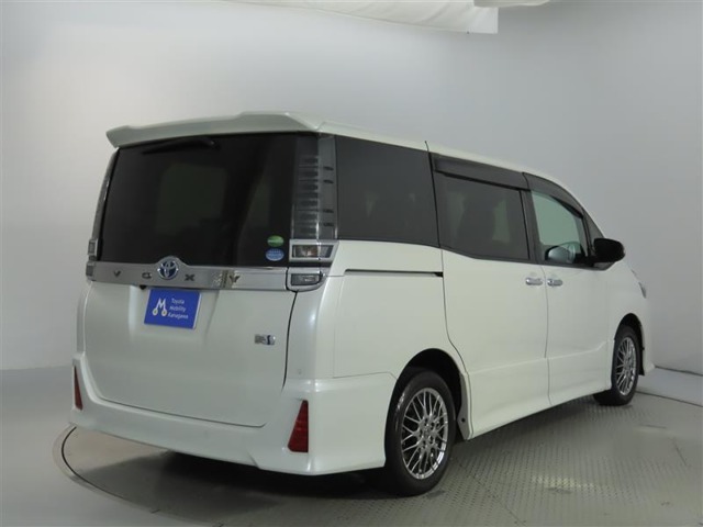 お客様のカーライフを十分にお手伝いさせて頂く為、中古車の販売は県内及隣接都県とさせて頂いております。どうぞご了承下さい。