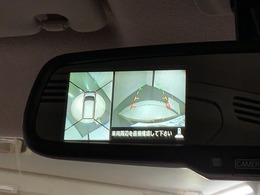 全方位モニターがついています！　車の周囲を360°安全確認できるので、普段の駐車はもちろんの事、縦列駐車や幅寄せの際にも活躍してくれますよ。