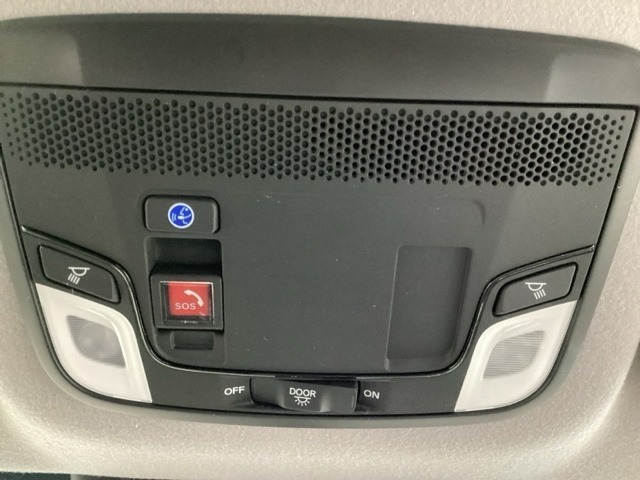 Honda CONNECT搭載車です。「Honda Total Care プレミアム」に加入頂くと、「緊急サポートセンター」や「Honda ALSOK駆けつけサービス」などのサービスが受けられます。