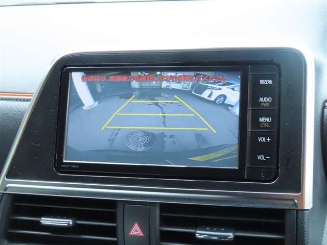 ◎バックモニターも装備しております。車庫入れの苦手なお客様、ストレスが大分緩和されるはず。重宝します！車庫入れ時の必需品！便利なカラーバックモニターを装備♪