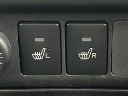 【シートヒーター】シートを温めてくれる暖房機器です！長時間座っていると負担が掛かりやすい背中や腰、または冬場などの寒い日に冷えやすい脚部に快適なぬくもりを伝えます。